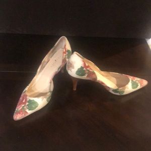 Beautiful floral 3inch heel